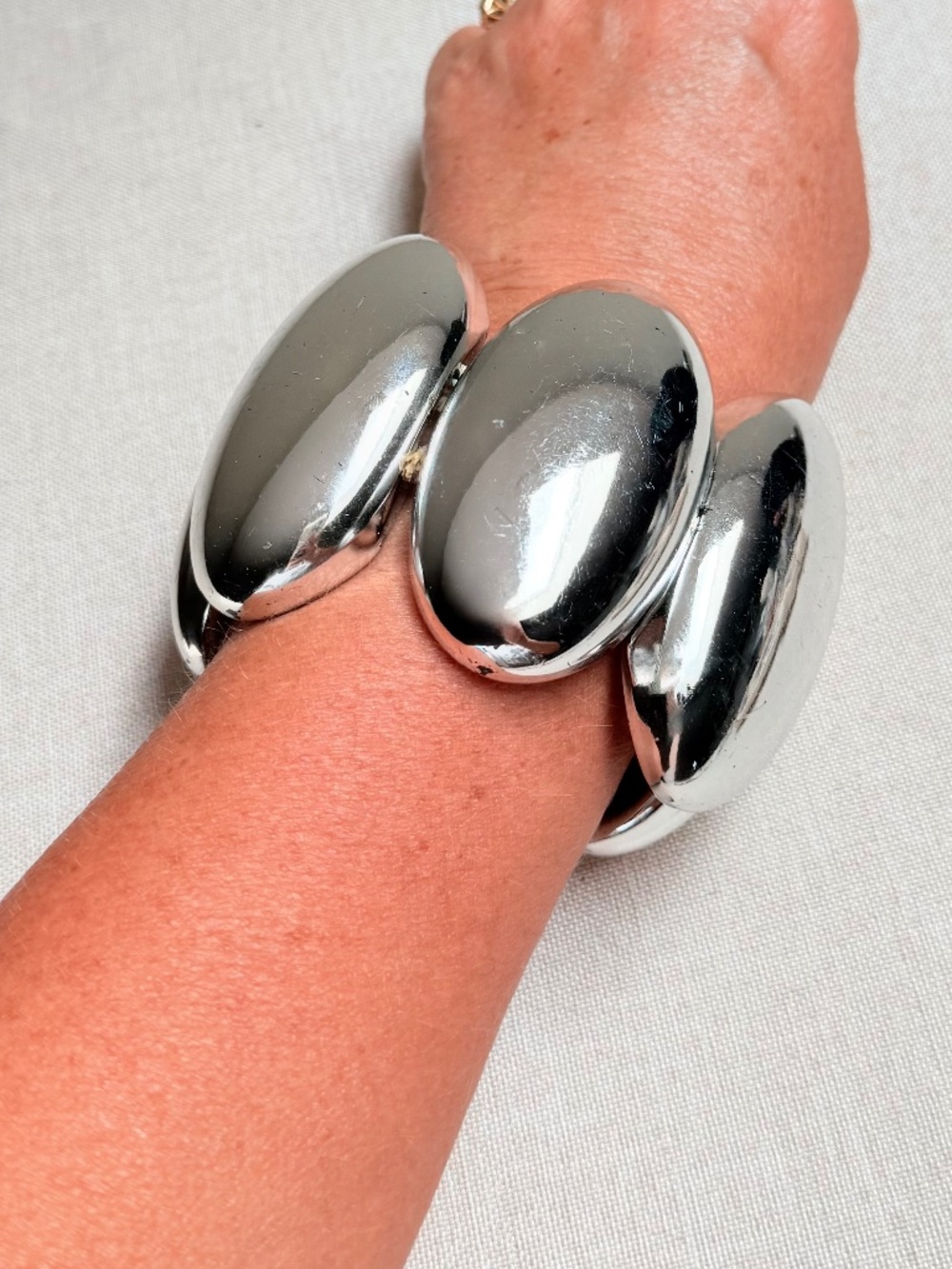 Large Silvertone Egg Stretchy Plastic Bracelet